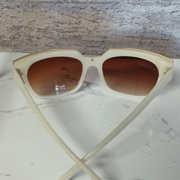 LAMB L.A.M.B Gwen Stefani Sunglasses & Case - Picture 3 of 10